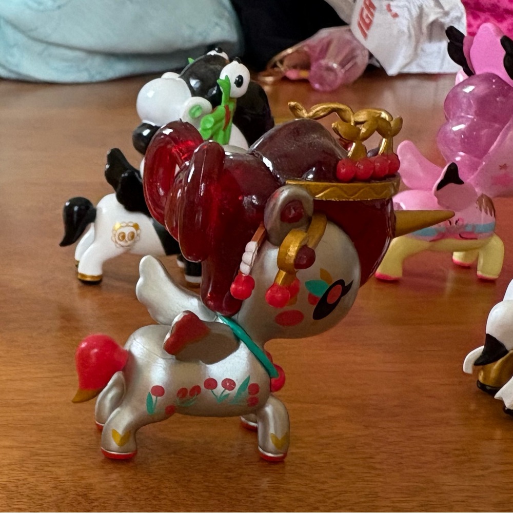Tokidoki Red Cherrie Unicorno serie 10